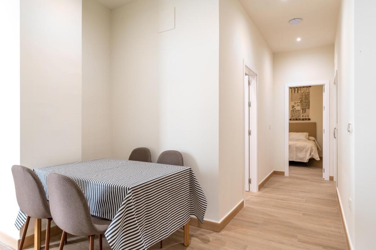 Apartamentos Cervantes 17 Sevilla Kültér fotó