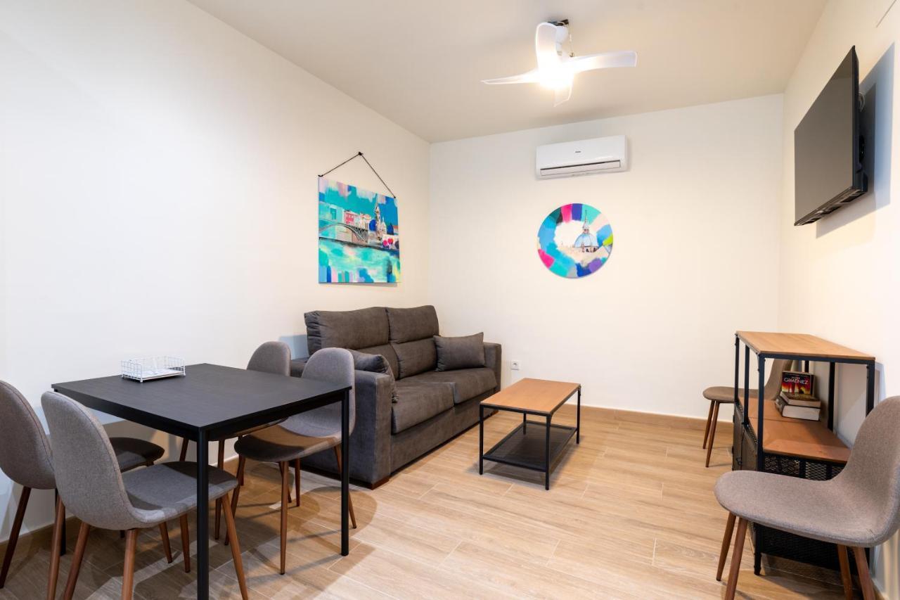 Apartamentos Cervantes 17 Sevilla Kültér fotó