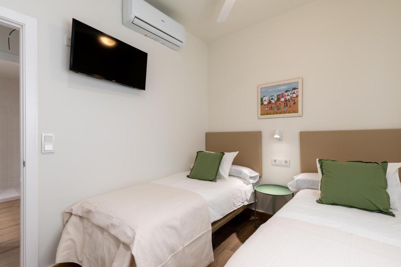 Apartamentos Cervantes 17 Sevilla Kültér fotó